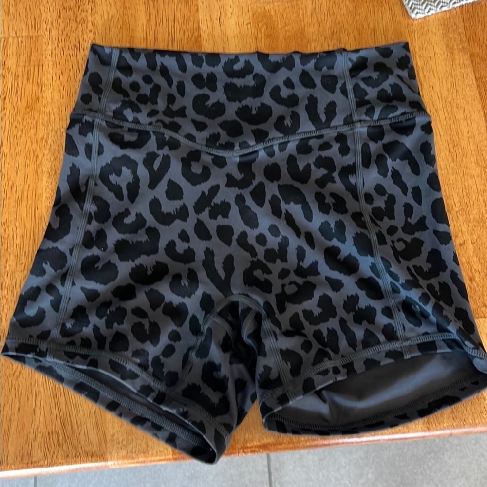The Ascend Short - King Cheetah Midnight